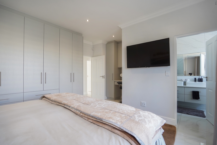4 Bedroom Property for Sale in Sandown Western Cape
